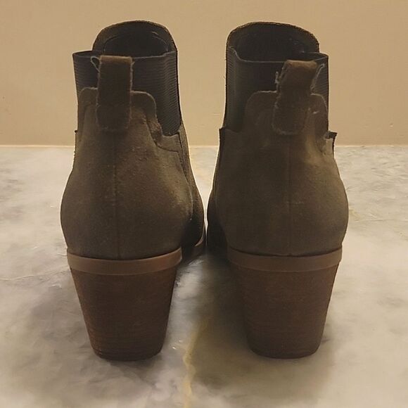 Guess Galeno Block Heel Suede Pull On Ankle Chelsea Boots Booties Khaki 6.5 - Picture 7 of 11